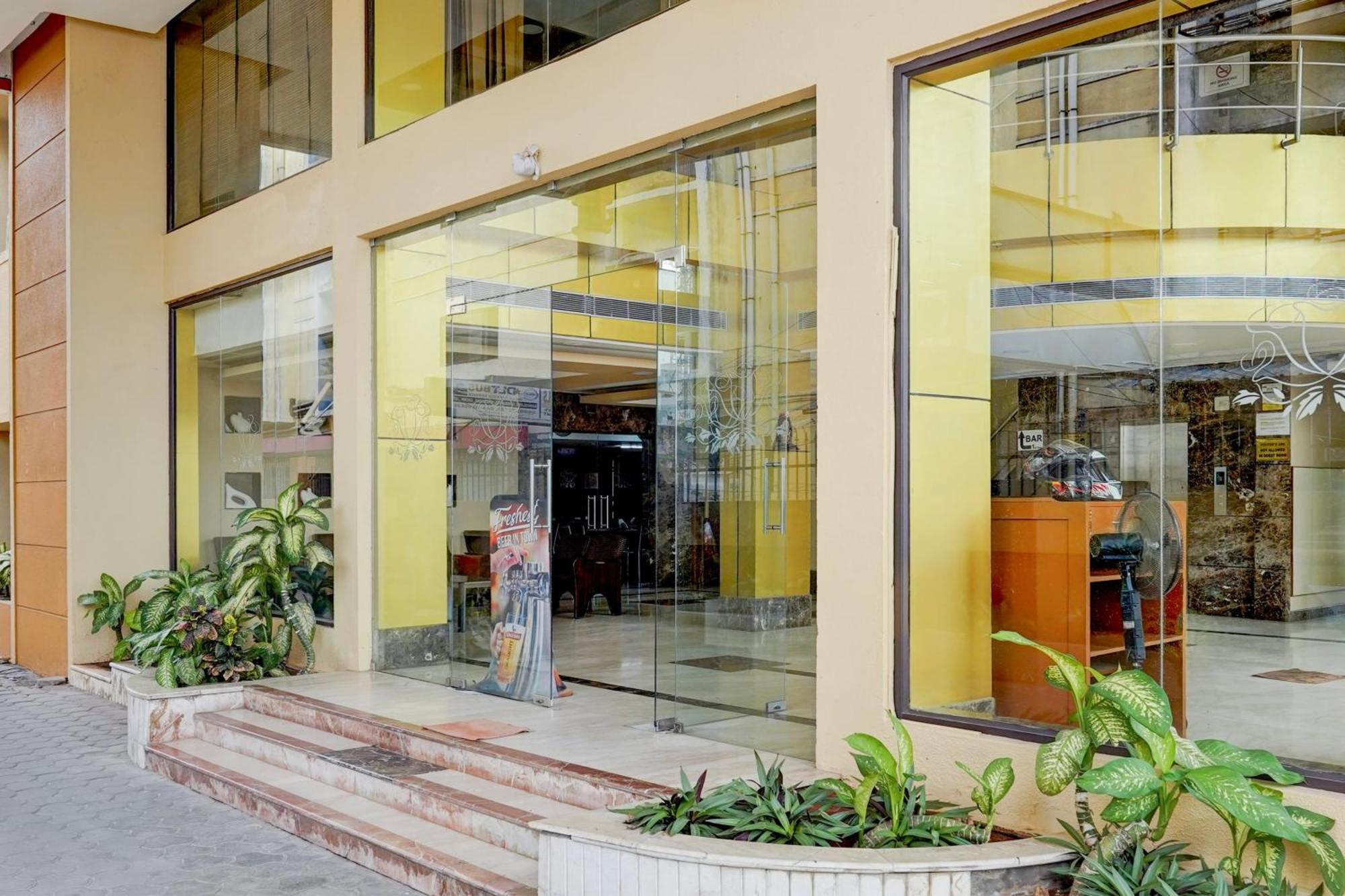 Hotel Super Townhouse Koyambedu Madrás Exterior foto