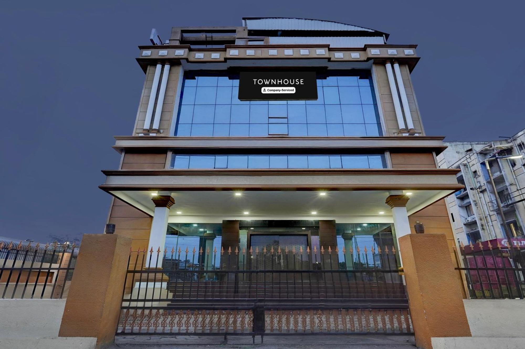Hotel Super Townhouse Koyambedu Madrás Exterior foto
