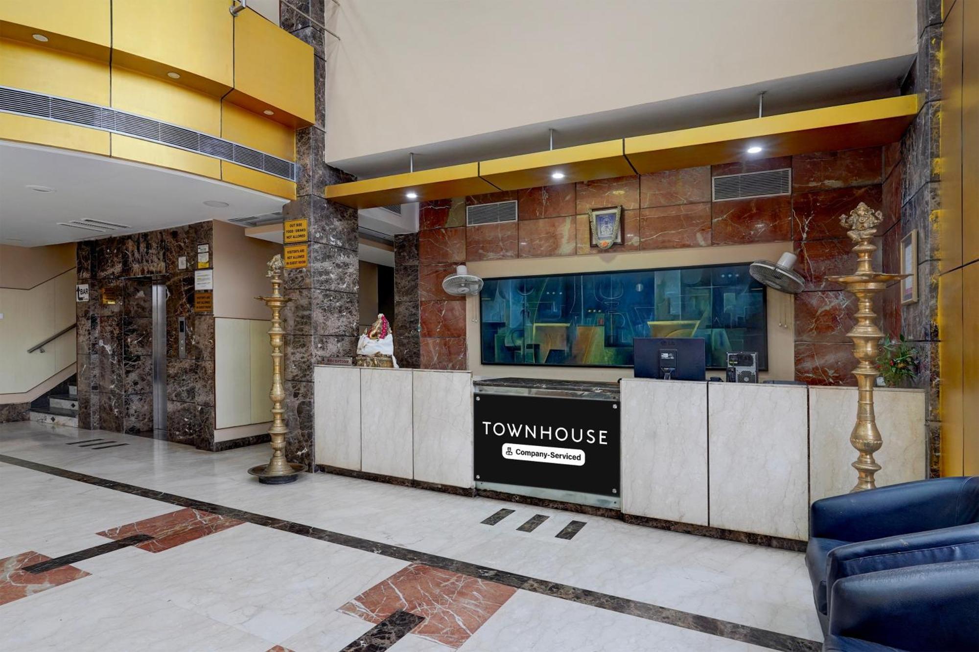 Hotel Super Townhouse Koyambedu Madrás Exterior foto