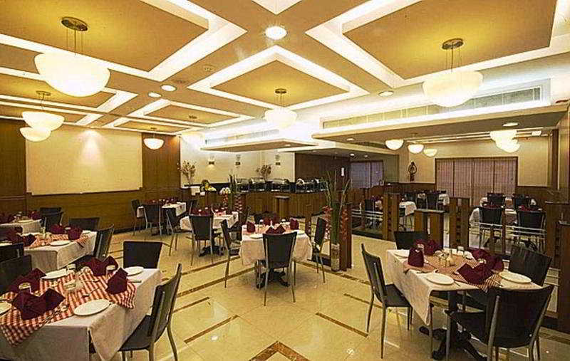 Hotel Super Townhouse Koyambedu Madrás Exterior foto