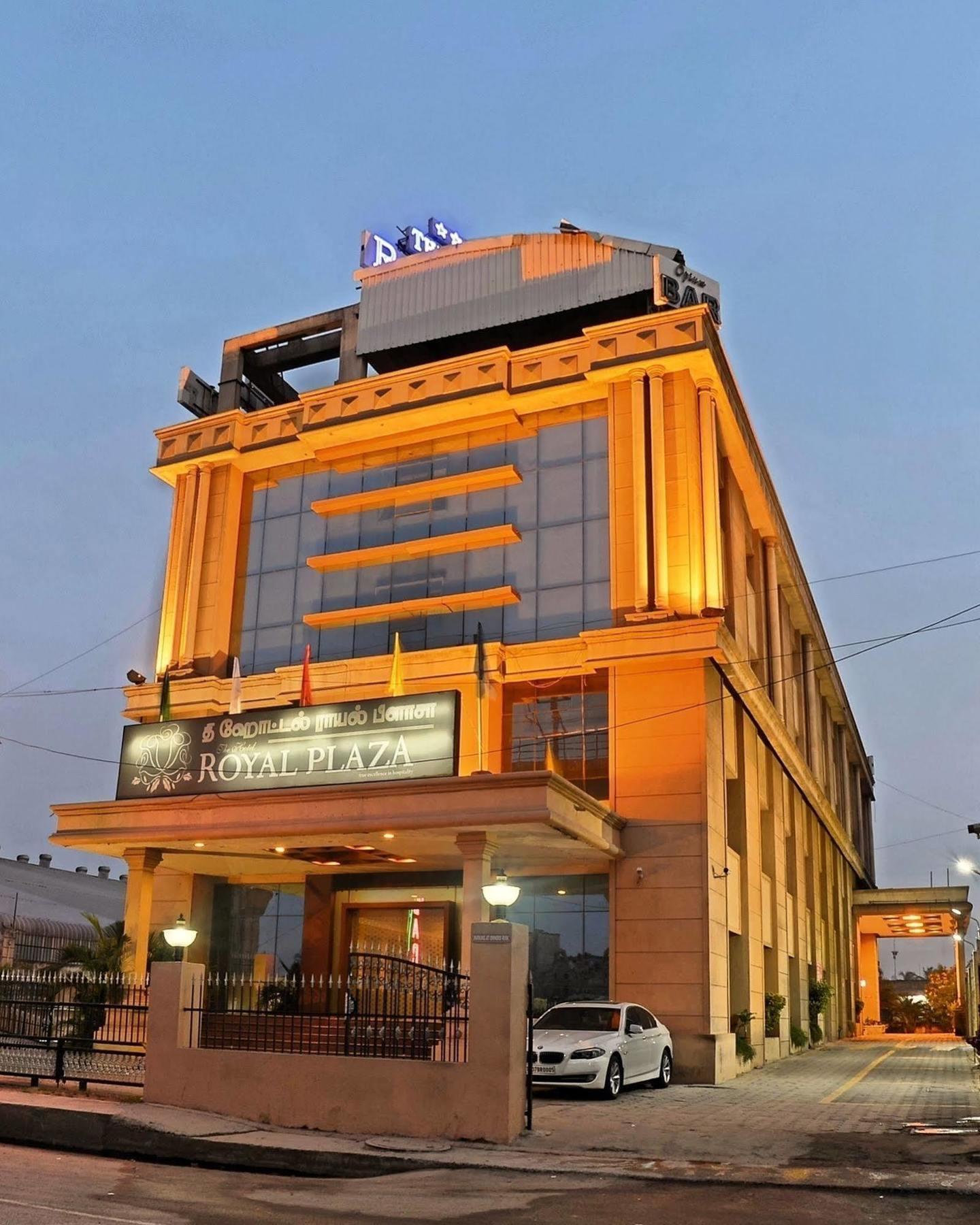 Hotel Super Townhouse Koyambedu Madrás Exterior foto